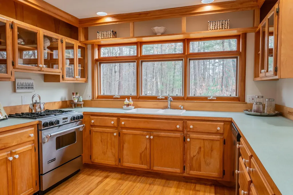 24 Shingle Way Portland ME 04103