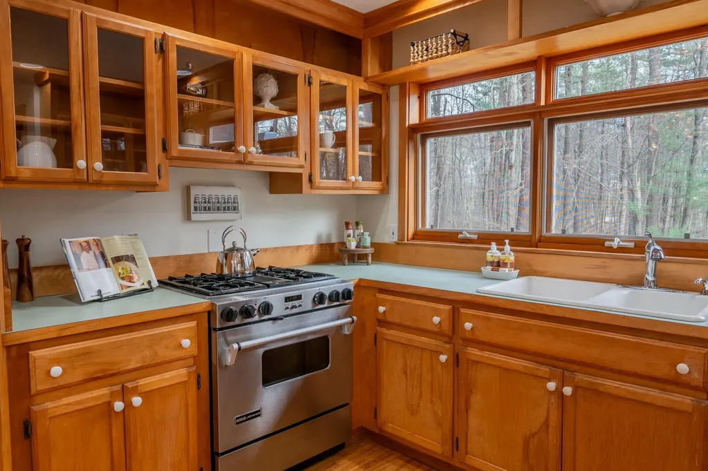 24 Shingle Way Portland ME 04103