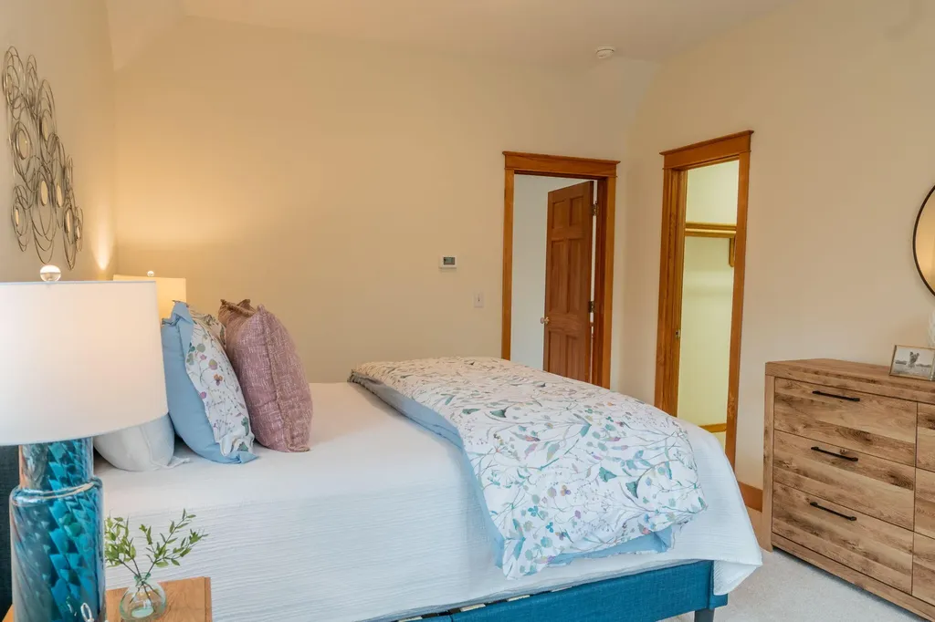 24 Shingle Way Portland ME 04103