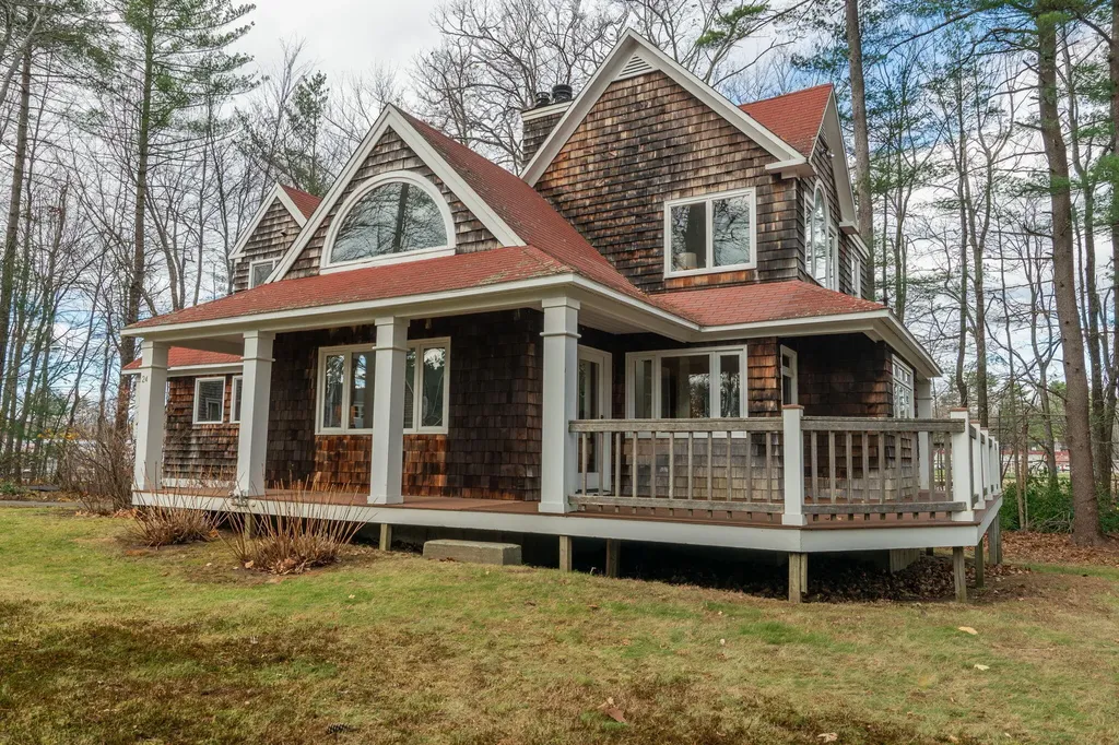 24 Shingle Way Portland ME 04103