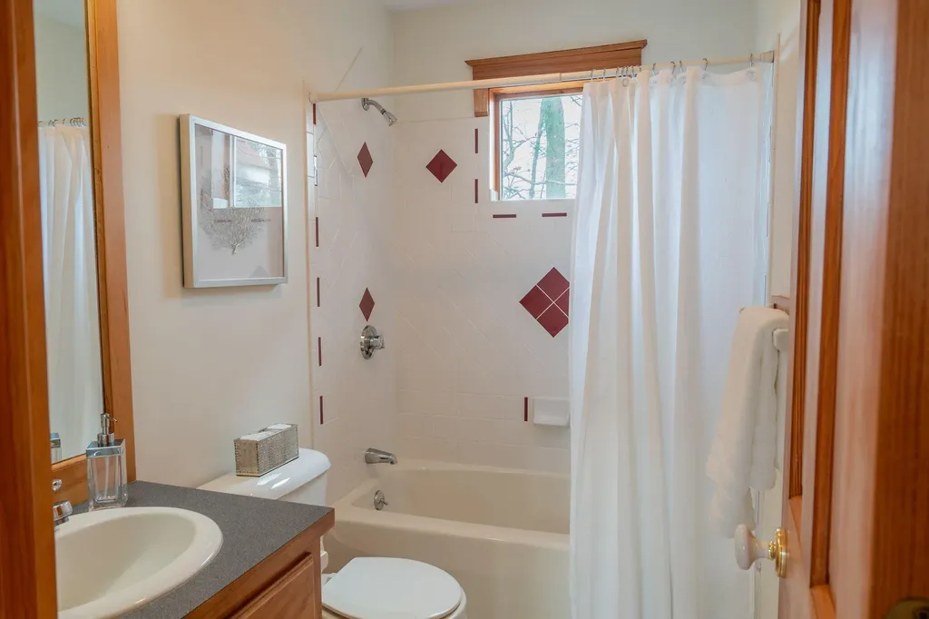 24 Shingle Way Portland ME 04103