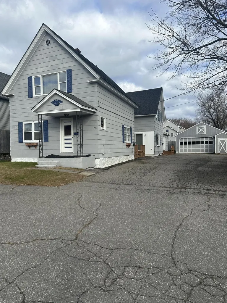 407 Katahdin Avenue Millinocket ME 04462