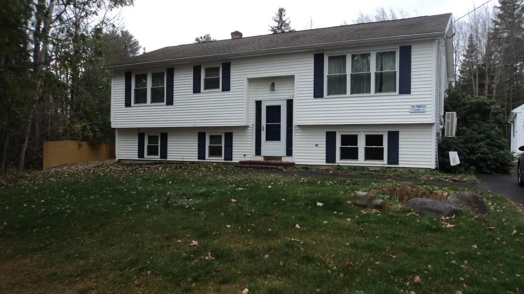 2085 Glenwood Avenue Hermon ME 04401