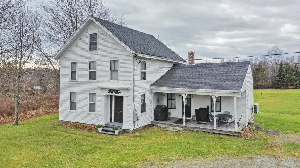 4028 Broadway Kenduskeag ME 04450