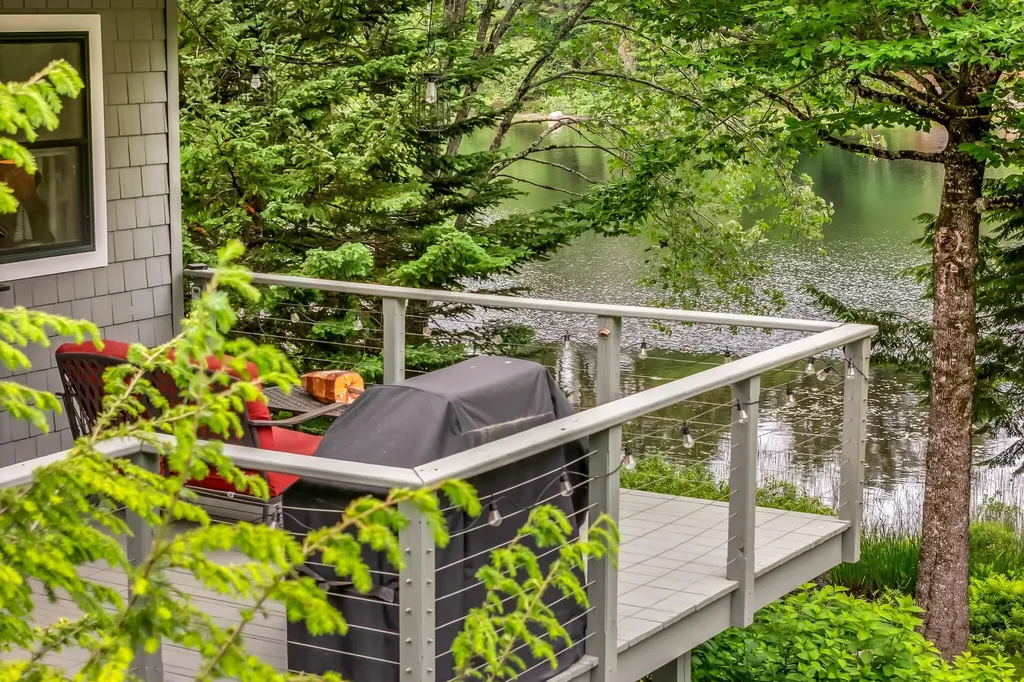 381 Great Moose Drive Hartland ME 04943