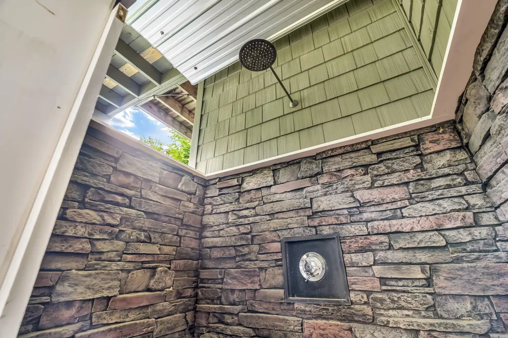 381 Great Moose Drive Hartland ME 04943