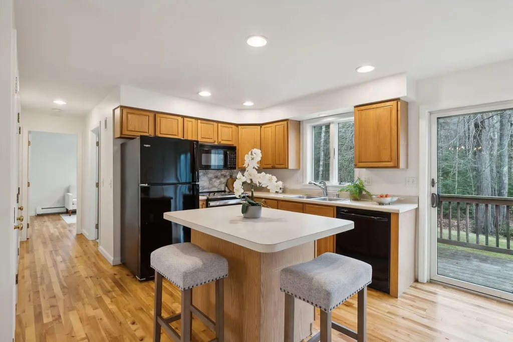 157 Longwoods Road Falmouth ME 04105