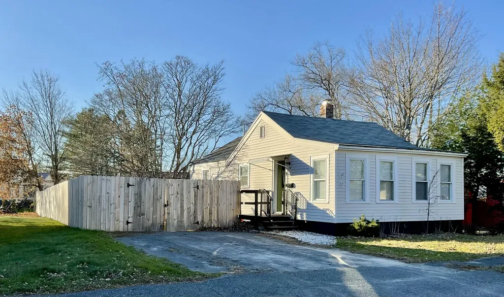 17 Poulin Street Winslow ME 04901