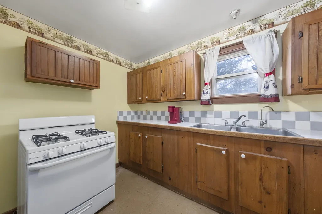 108 Common Road Union ME 04862