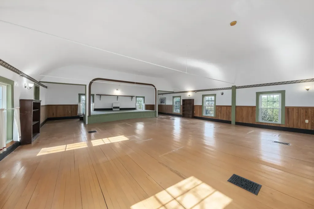 108 Common Road Union ME 04862