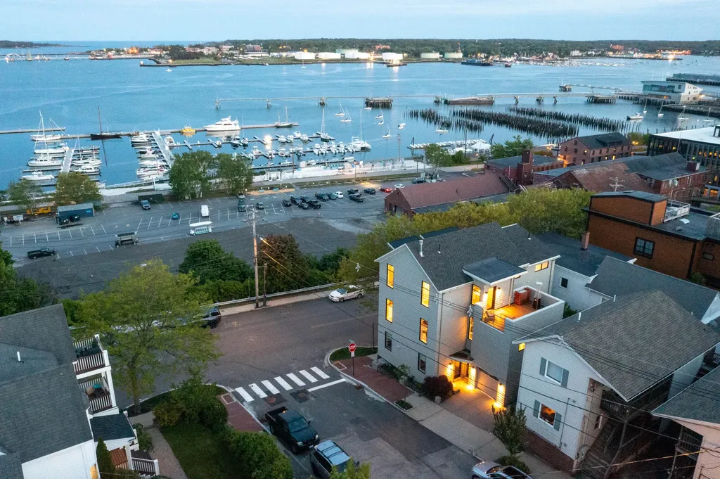 4 St Lawrence Street Portland ME 04101