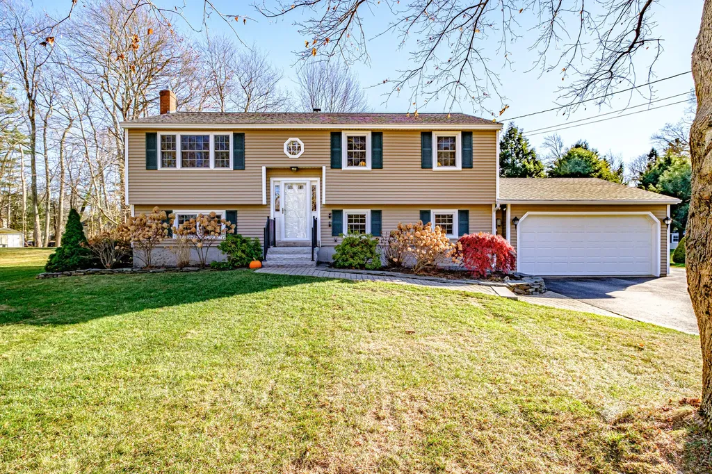 16 Woodside Drive Scarborough ME 04074
