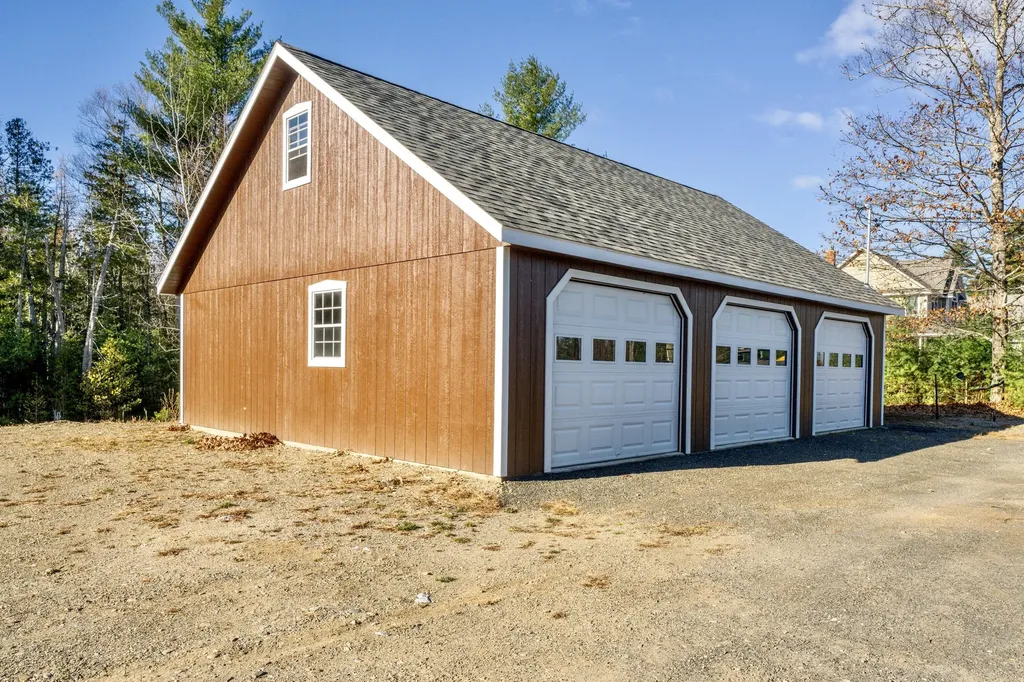 24 Peacedale Drive Northport ME 04849