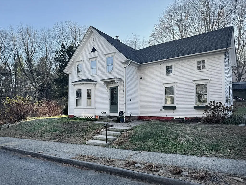129 Lincoln Avenue Gardiner ME 04345