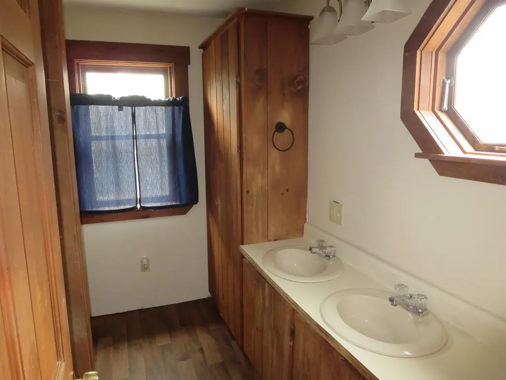 1756 Dexter Road Dover-foxcroft ME 04426