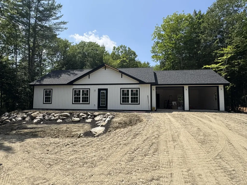 82 Woods Road West Gardiner ME 04345
