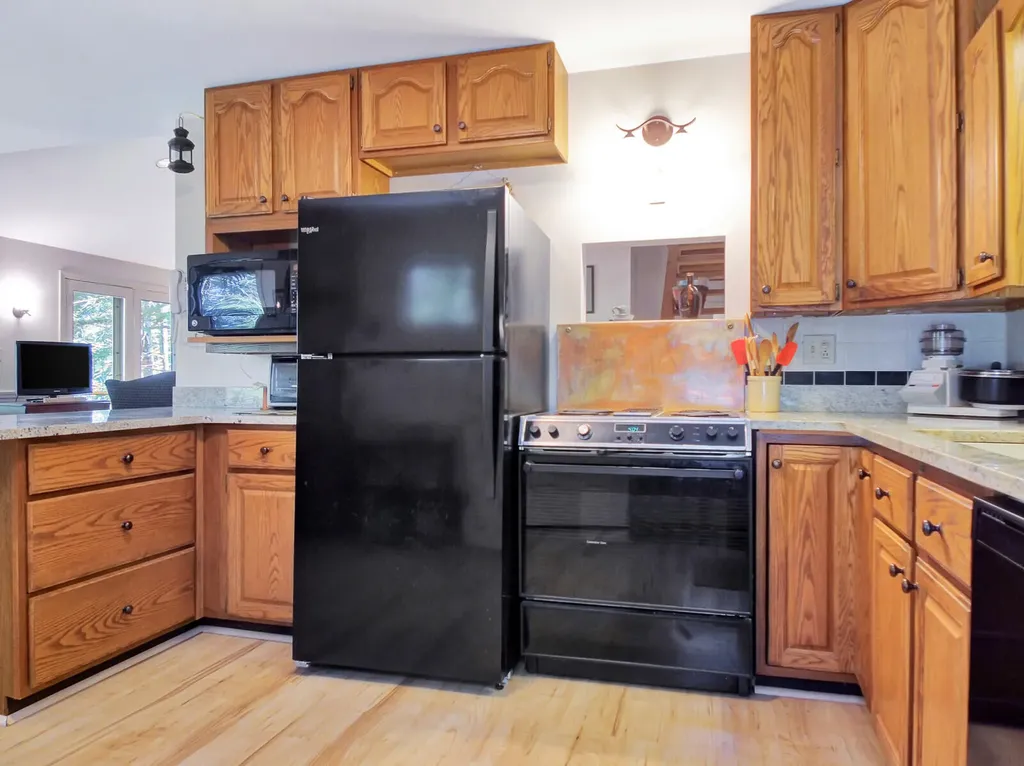 24 Vienna Shores Road Vienna ME 04360