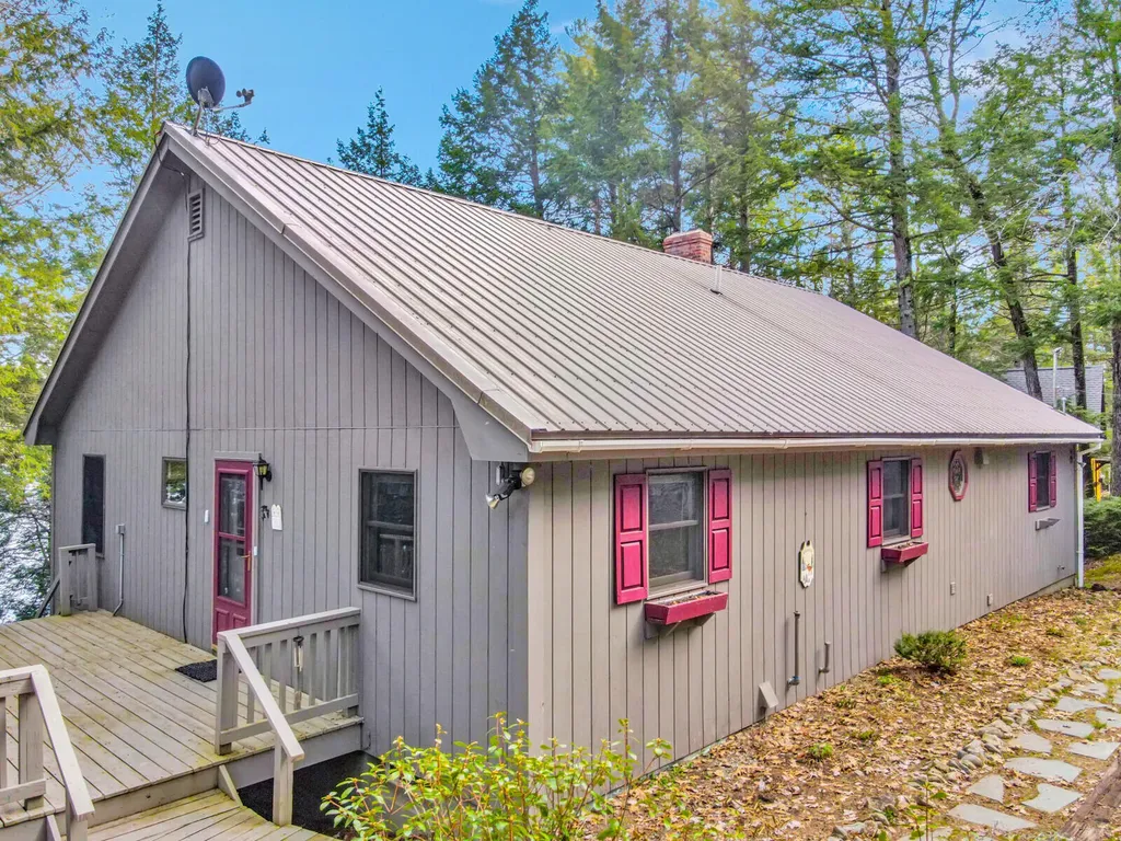 24 Vienna Shores Road Vienna ME 04360