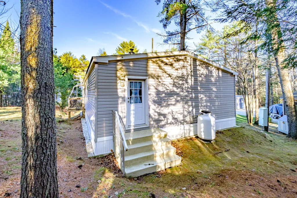 29 Rich Road Harrison ME 04040