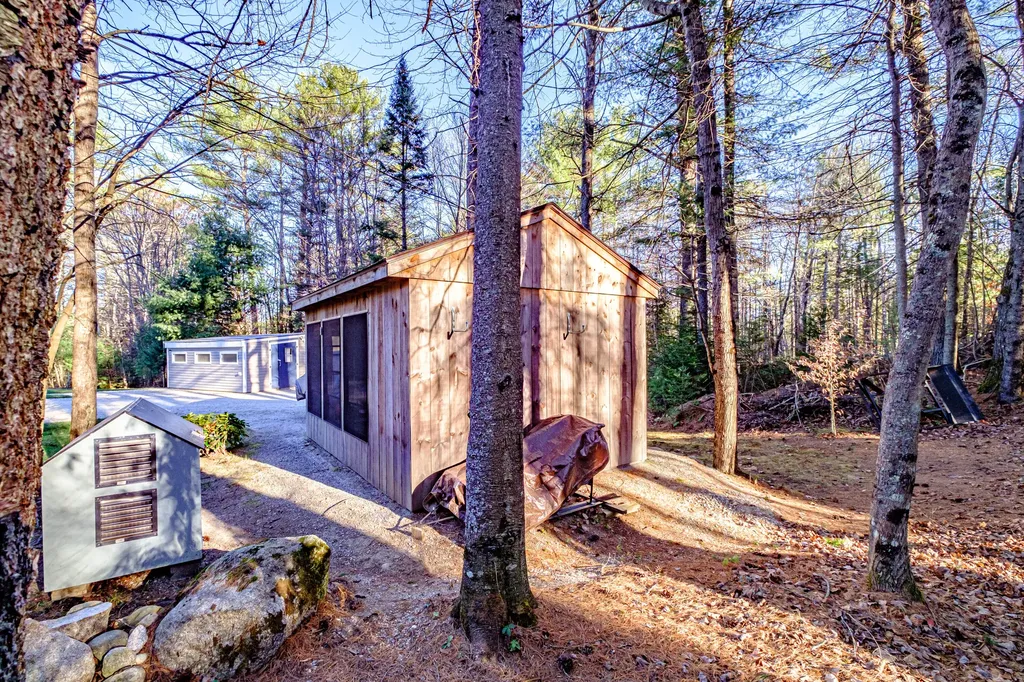 29 Rich Road Harrison ME 04040