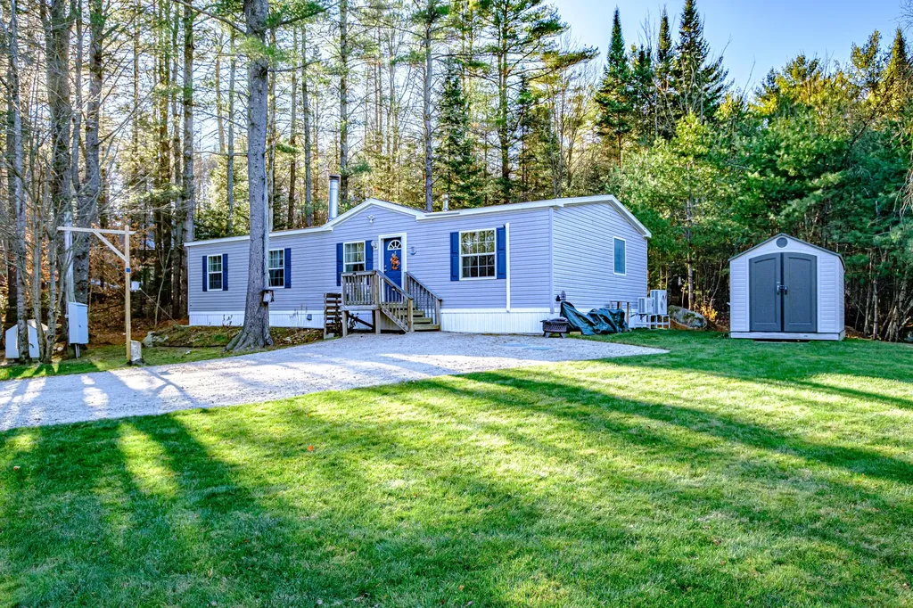 29 Rich Road Harrison ME 04040