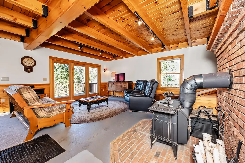 49 Nichols Road Dallas Plt ME 04970