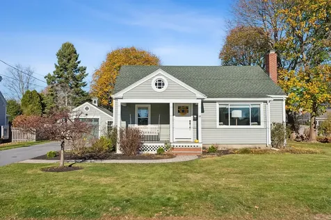 22 Phillips Road Falmouth ME 04105