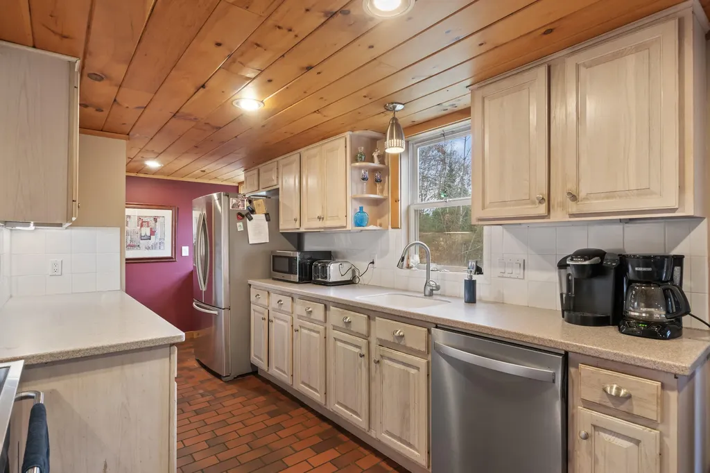 9 Sky Oaks Drive Biddeford ME 04005