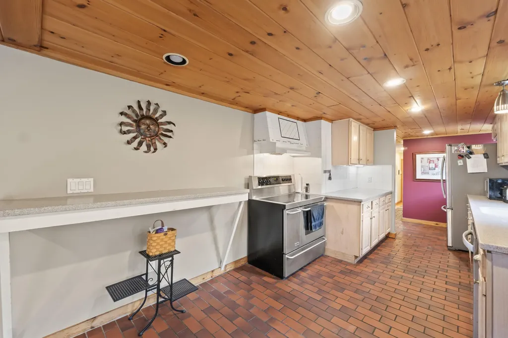 9 Sky Oaks Drive Biddeford ME 04005