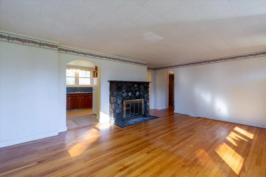 560 Belfast Road Camden ME 04843