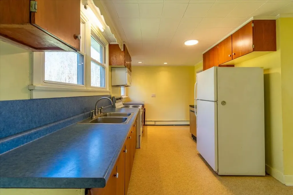 560 Belfast Road Camden ME 04843
