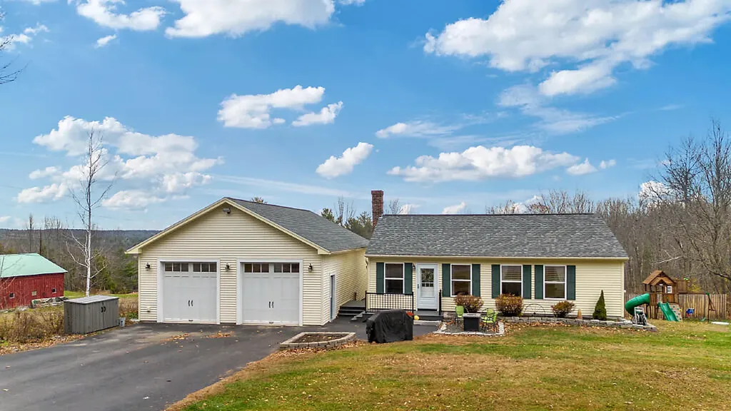 279 Prescott Road Manchester ME 04351