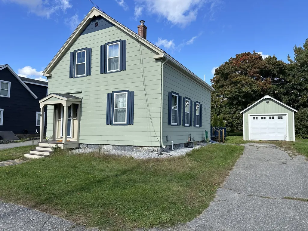 18 Simmons Street Rockland ME 04841