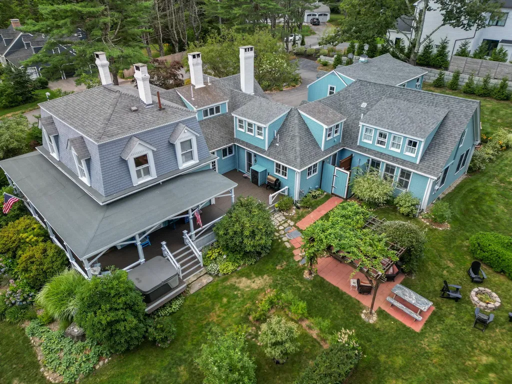 338 Foreside Road Falmouth ME 04105