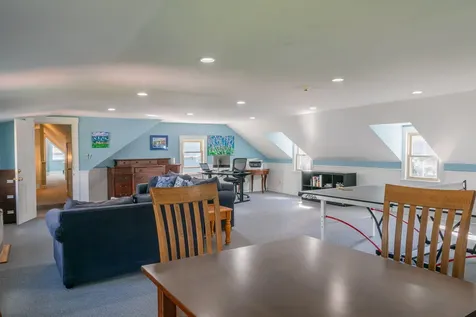 338 Foreside Road Falmouth ME 04105