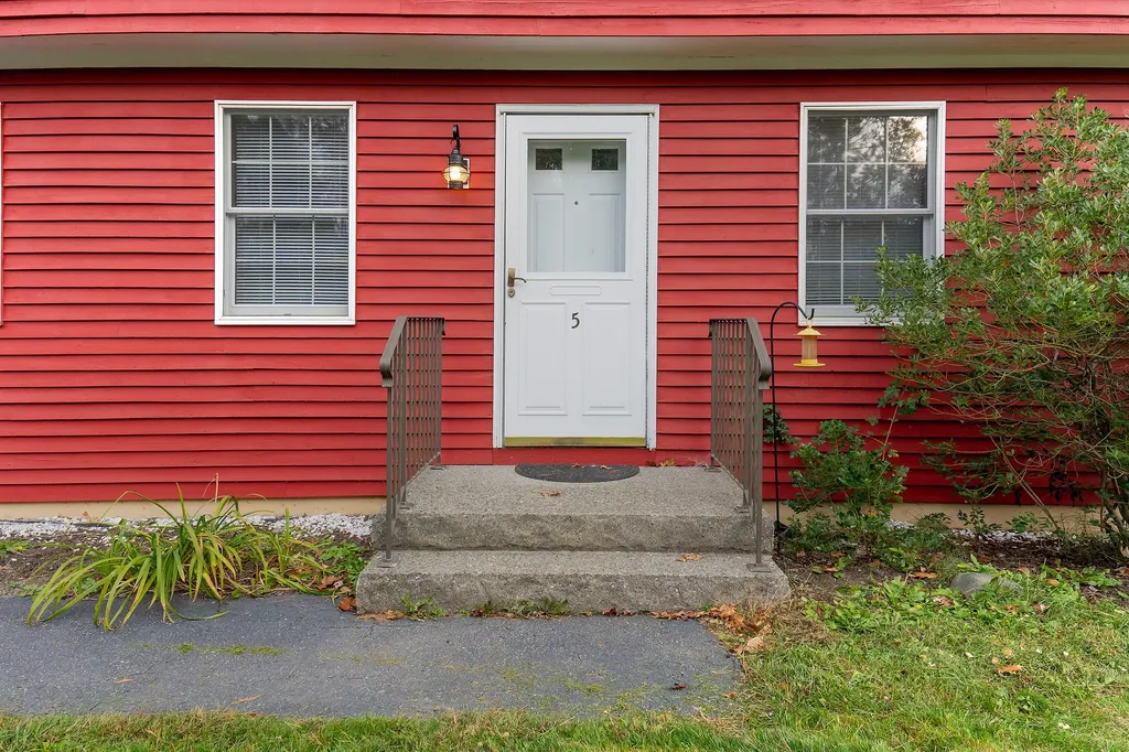 5 Seekins Drive Bath ME 04530