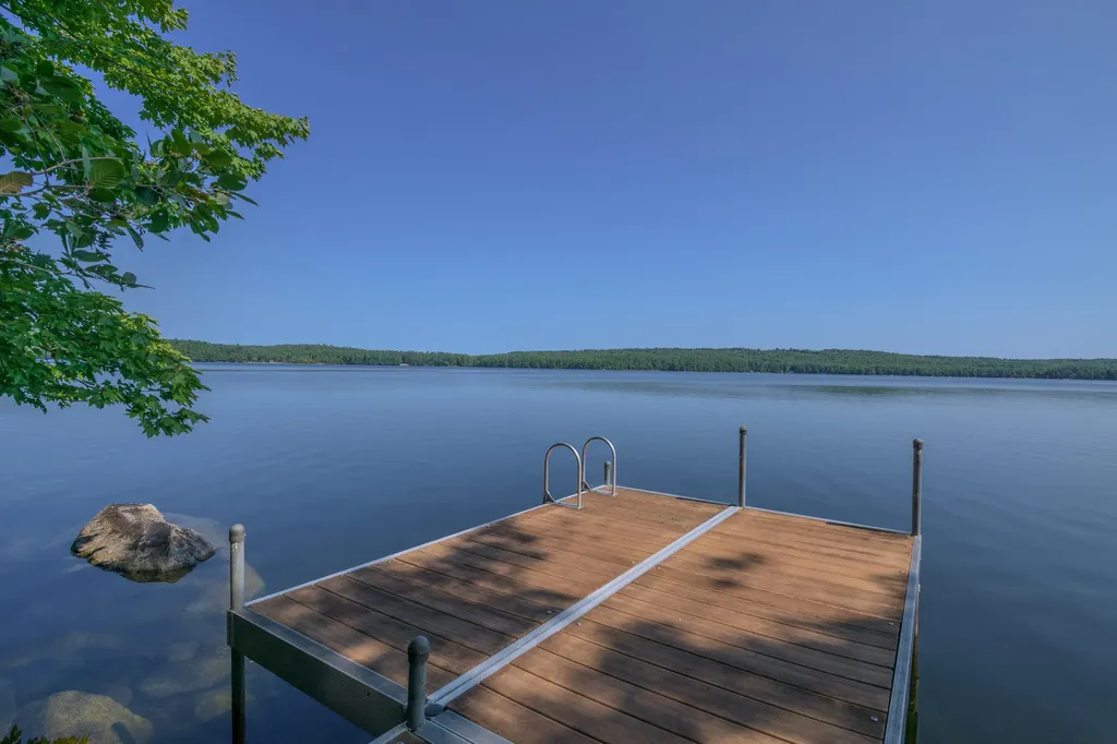 225 Meadow Road Raymond ME 04071