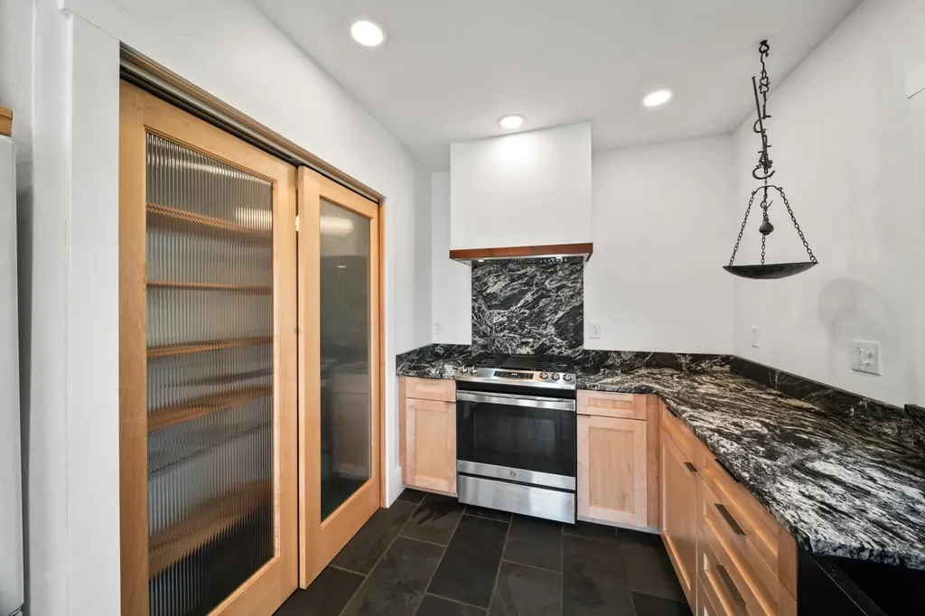 20 Crosby Street Orono ME 04473