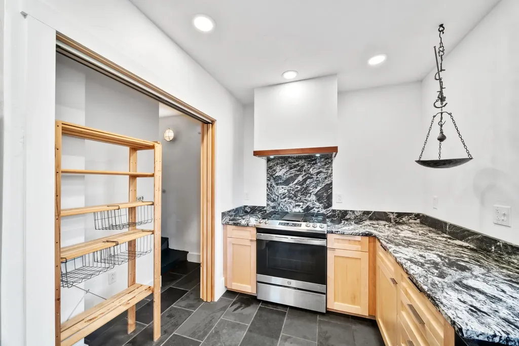 20 Crosby Street Orono ME 04473