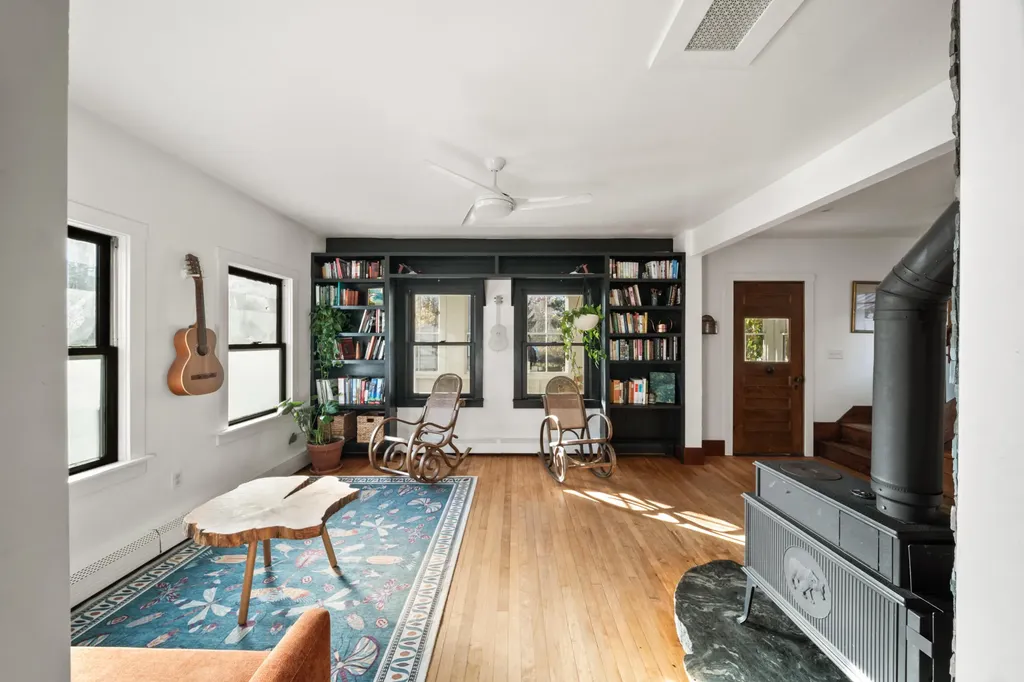 20 Crosby Street Orono ME 04473