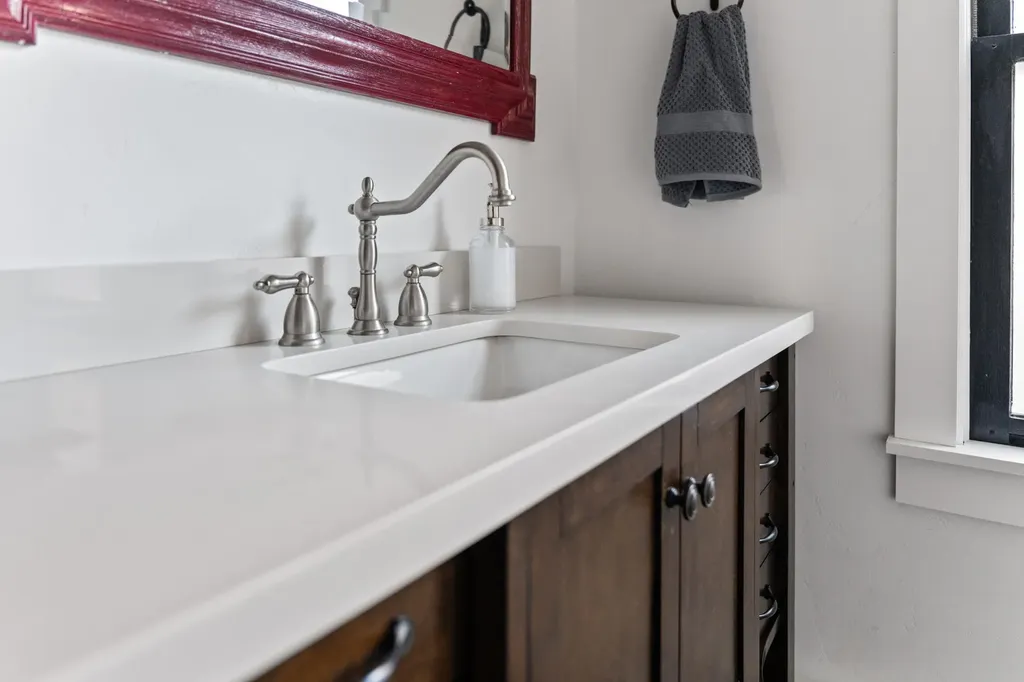 20 Crosby Street Orono ME 04473
