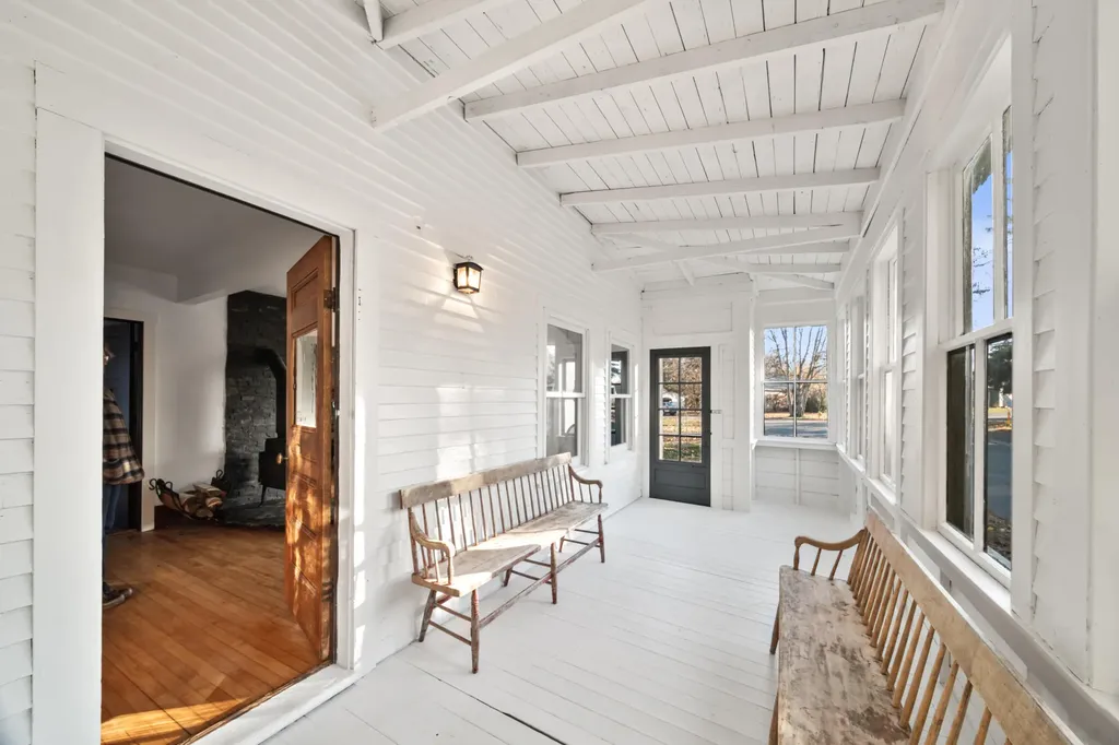 20 Crosby Street Orono ME 04473