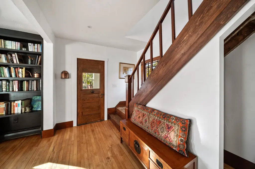 20 Crosby Street Orono ME 04473