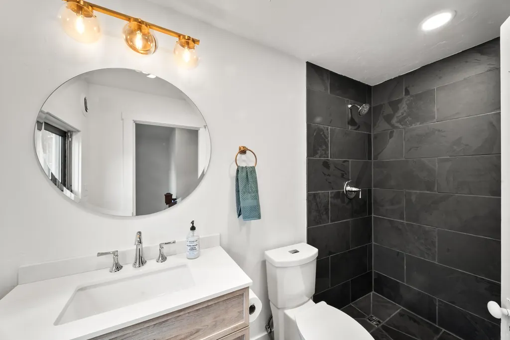 20 Crosby Street Orono ME 04473