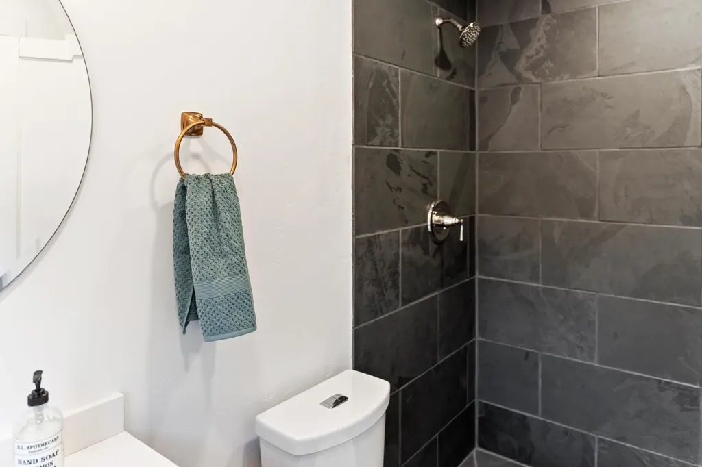 20 Crosby Street Orono ME 04473