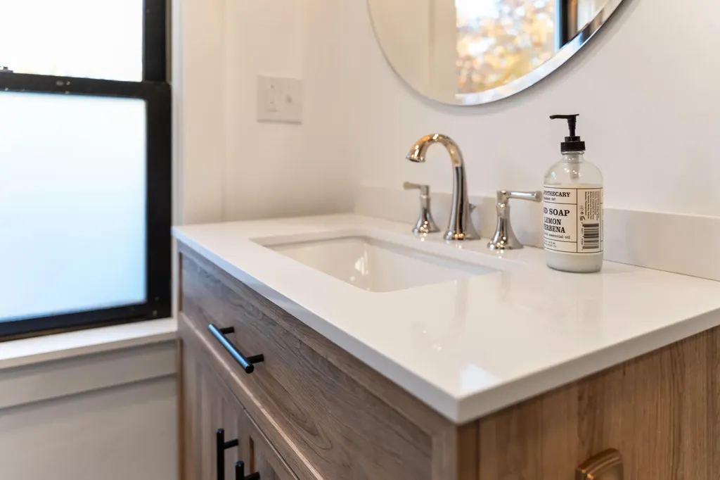 20 Crosby Street Orono ME 04473