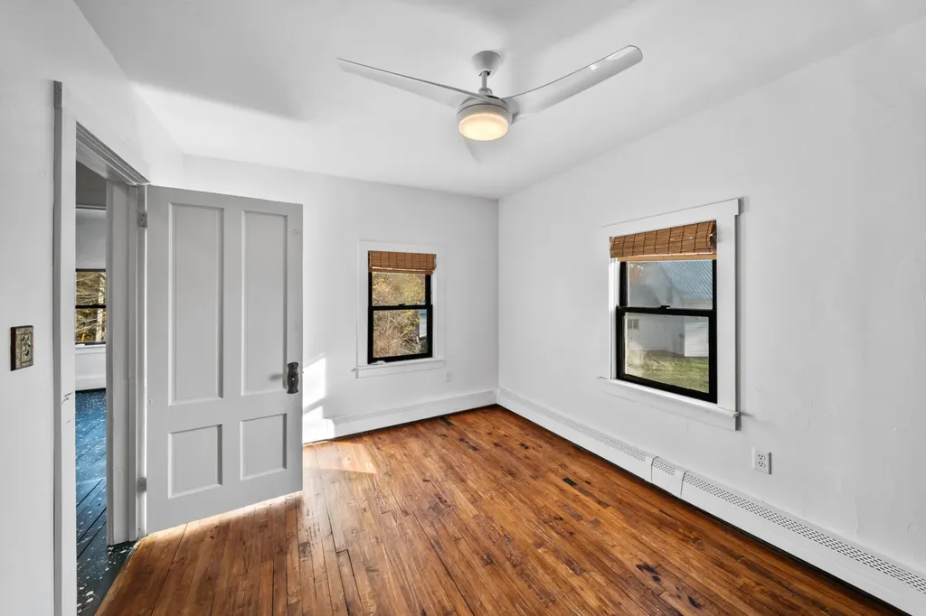 20 Crosby Street Orono ME 04473