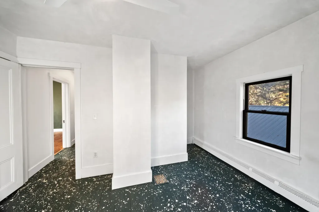 20 Crosby Street Orono ME 04473