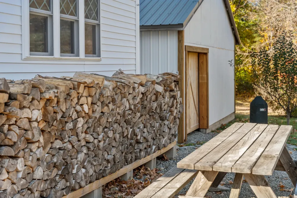 20 Crosby Street Orono ME 04473