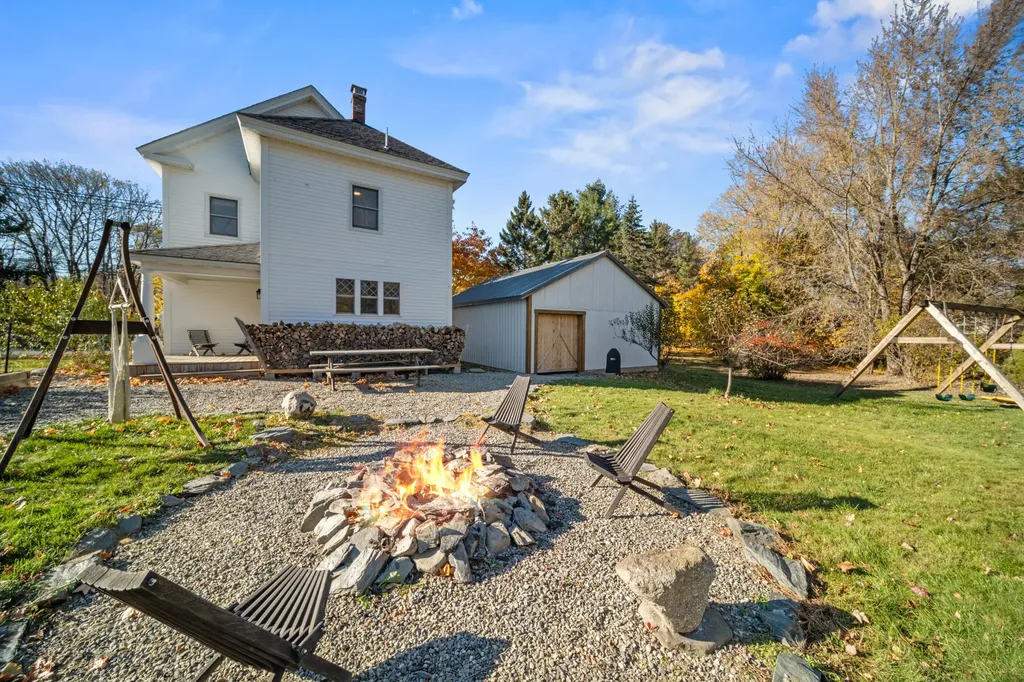 20 Crosby Street Orono ME 04473
